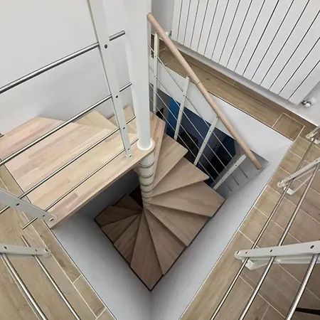 شقة Elegante Con Box Privato E Vista *