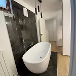 Elegante Con Box Privato E Vista * Aprica